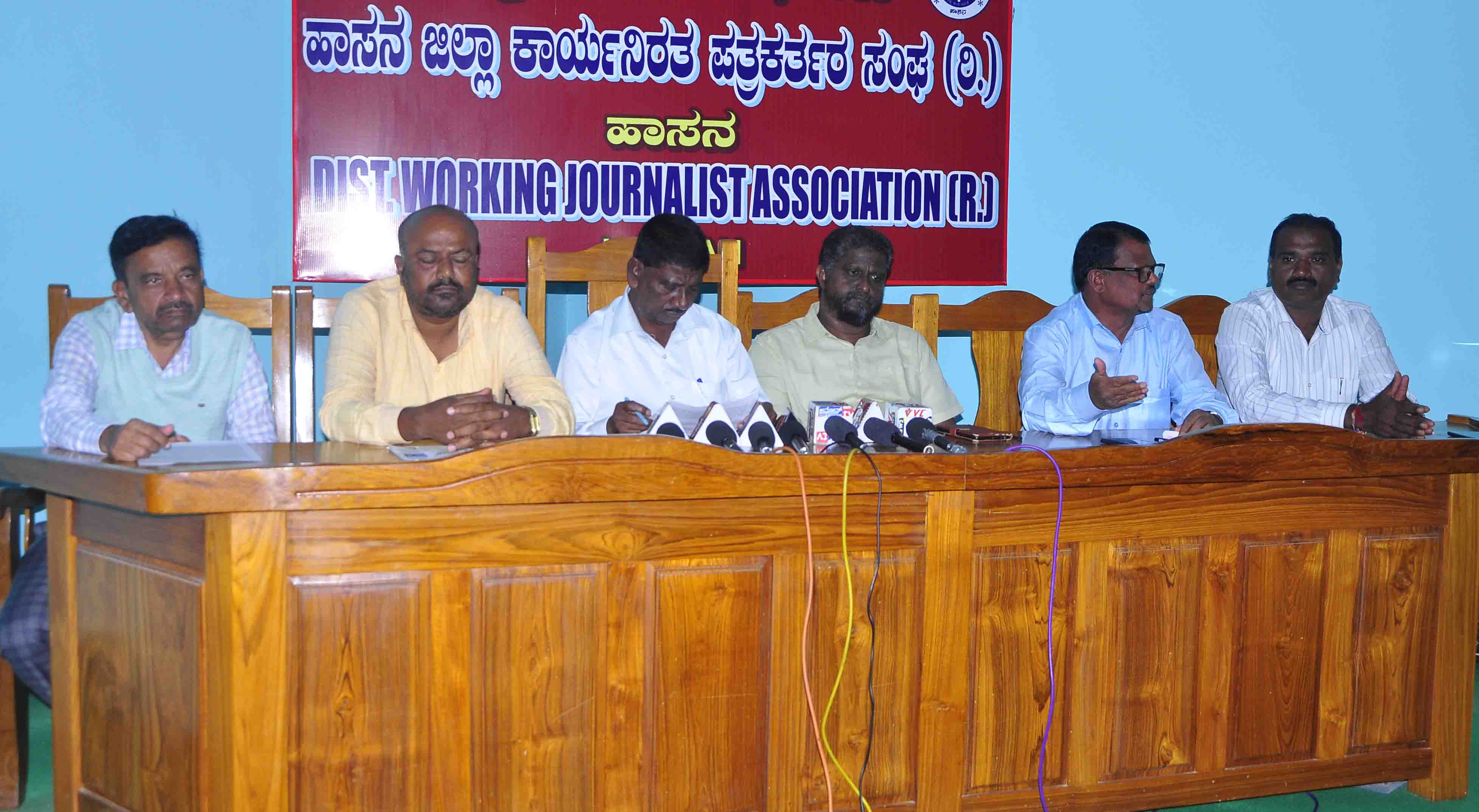 ಸಕಲೇಶಪುರದಲ್ಲಿ ದಲಿತ ಯುವಕನಿಗೆ ಹಲ್ಲೆ ಪ್ರಕರಣ: ಆರೋಪಿಗಳ ಗಡಿಪಾರಿಗೆ ವಿವಿಧ ಸಂಘಟನೆಗಳ ಒತ್ತಾಯ