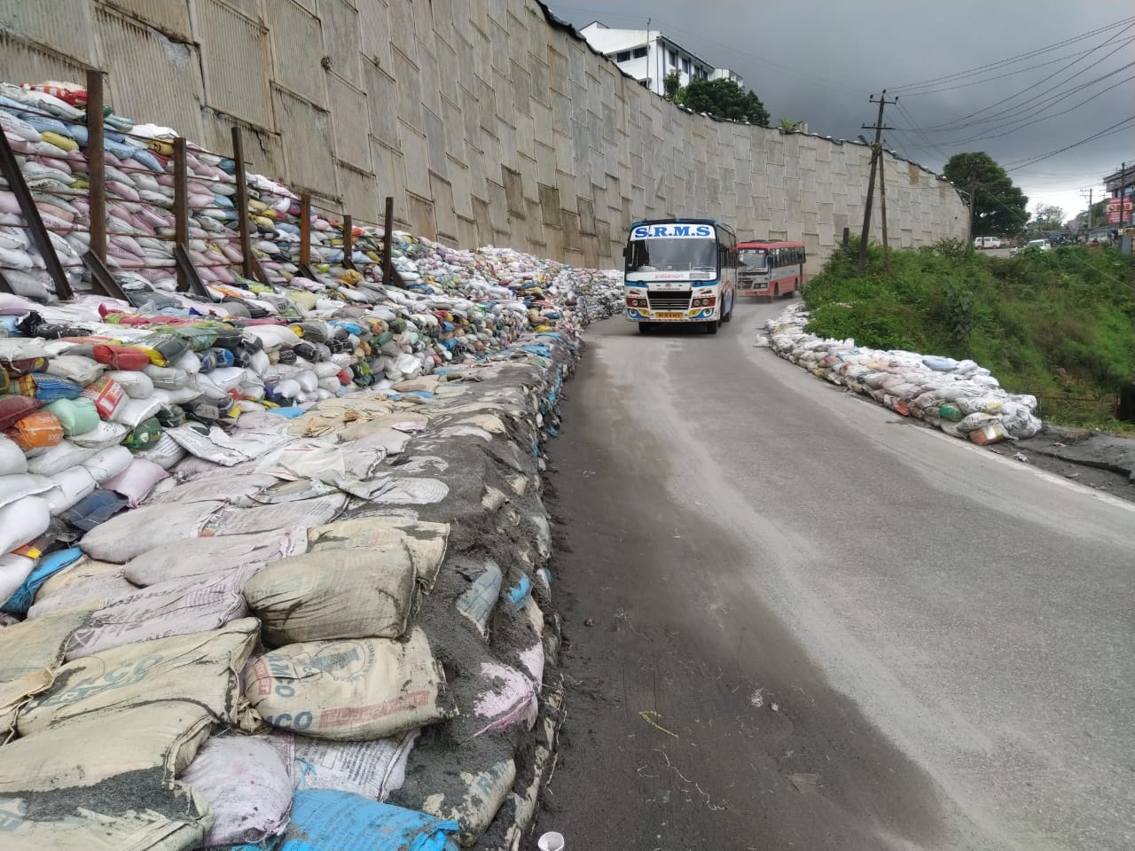 ಮಡಿಕೇರಿ: ಜಿಲ್ಲಾಧಿಕಾರಿ ಕಚೇರಿಯ ತಡೆಗೋಡೆ ಕಾಮಗಾರಿ ವಿರುದ್ಧ ಶಾಸಕ ಅಪ್ಪಚ್ಚುರಂಜನ್ ದೂರು