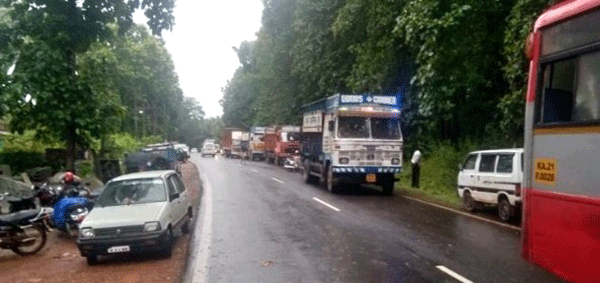 ಸುಳ್ಯ | ಉಕ್ಕಿ ಹರಿಯುತ್ತಿದೆ ಪಯಸ್ವಿನಿ ನದಿ: ಮಾಣಿ-ಮೈಸೂರು ರಾಷ್ಟ್ರೀಯ ಹೆದ್ದಾರಿ ಬಂದ್