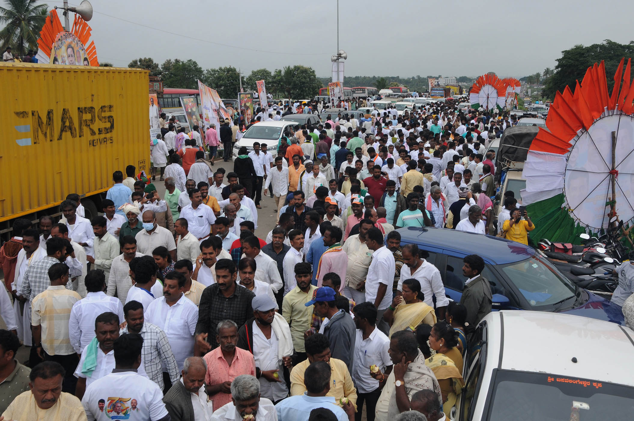 ಸಿದ್ದರಾಮಯ್ಯ ‘ಅಮೃತ ಮಹೋತ್ಸವ: ಭ್ರಷ್ಟ ಬಿಜೆಪಿ ಸರಕಾರವನ್ನು ಕಿತ್ತೊಗೆಯಲು ಕಾಂಗ್ರೆಸ್ ಮುಖಂಡರ ಸಂಕಲ್ಪ