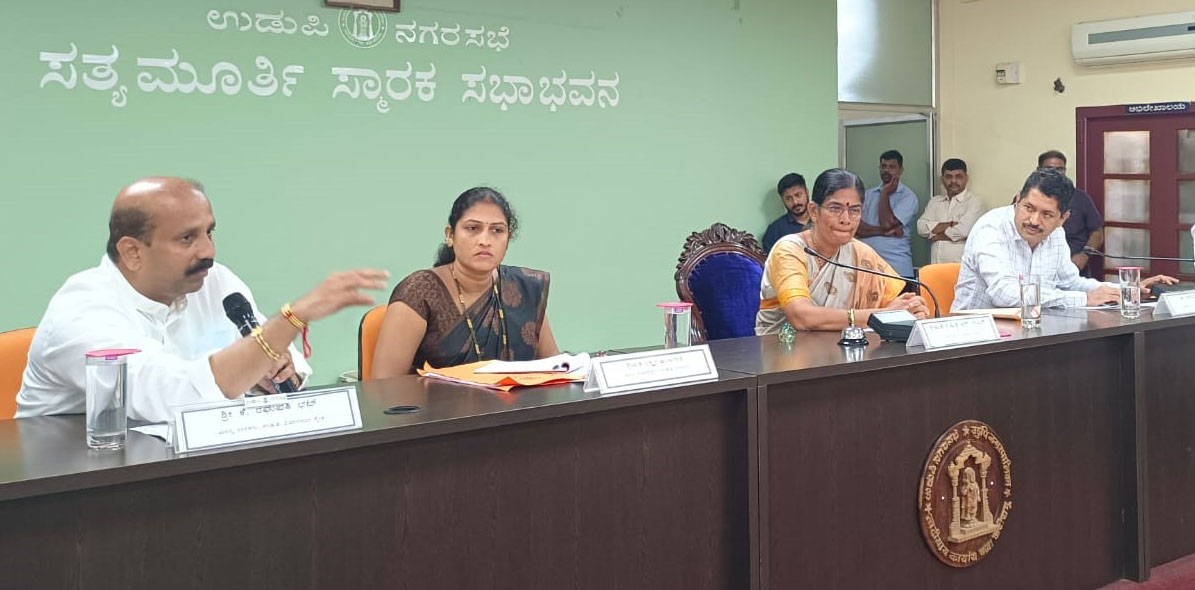 ಬ್ರಹ್ಮಗಿರಿ ವೃತ್ತದಲ್ಲಿ ಸಾವರ್ಕರ್ ಪುತ್ಥಳಿ ನಿರ್ಮಾಣಕ್ಕೆ ಅನುಮತಿ ನಿರಾಕರಣೆ: ಉಡುಪಿ ನಗರಸಭೆ ನಿರ್ಣಯ