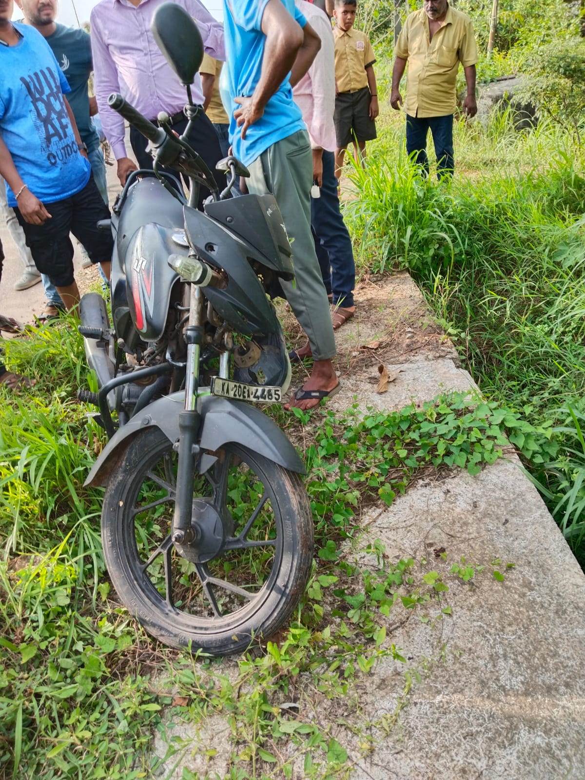 ಉಡುಪಿ; ರಸ್ತೆ ಬದಿಯ ಚರಂಡಿಗೆ ಬಿದ್ದ ಬೈಕ್: ಸವಾರ ಮೃತ್ಯು