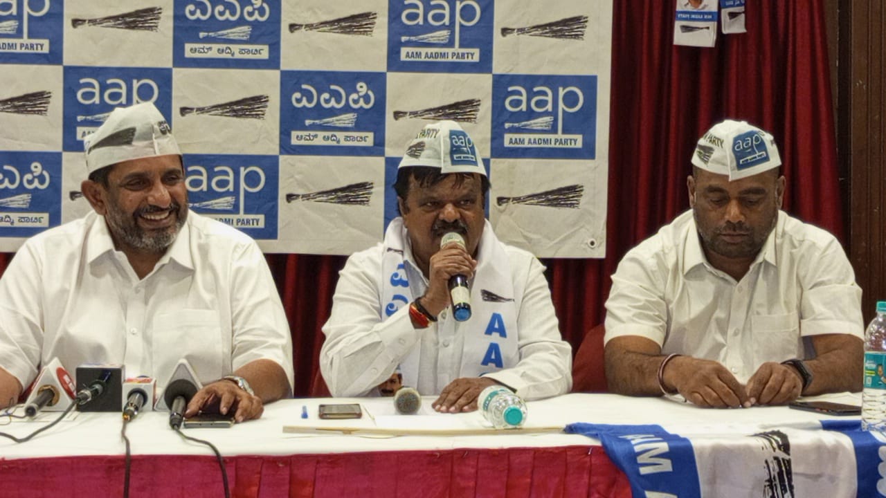 ಕನ್ನಡದ ಹಾಸ್ಯ ನಟ ಟೆನ್ನಿಸ್ ಕೃಷ್ಣ ಆಮ್ ಆದ್ಮಿ ಪಕ್ಷಕ್ಕೆ ಸೇರ್ಪಡೆ