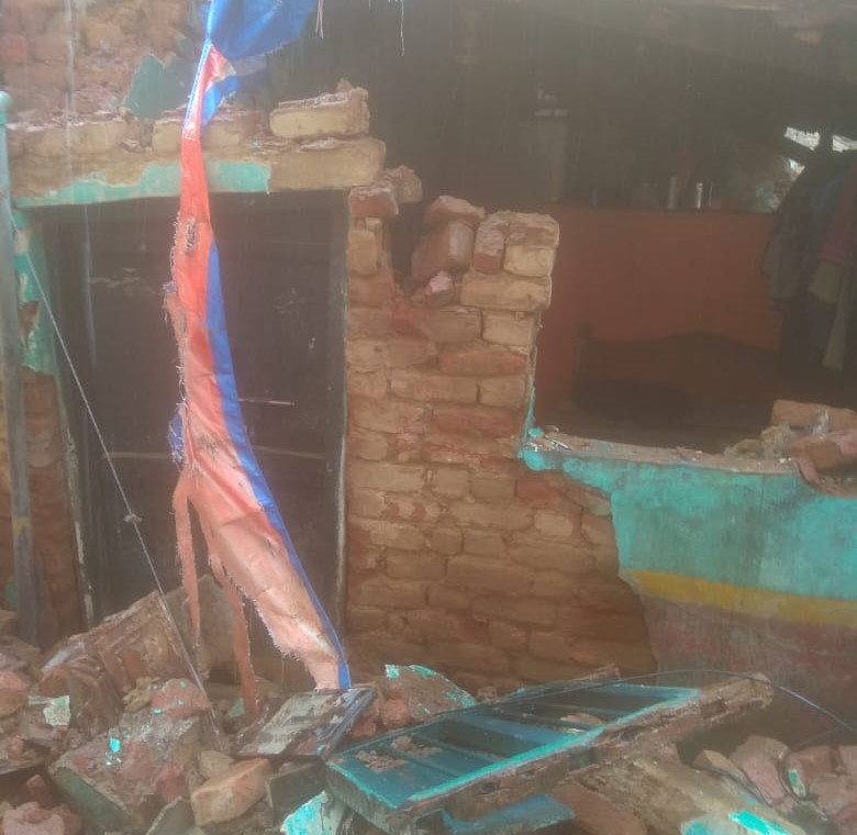 ಬೆಂಗಳೂರಿನಲ್ಲಿ ಭಾರಿ ಮಳೆ; ಮನೆಯ ಗೋಡೆ ಕುಸಿತ