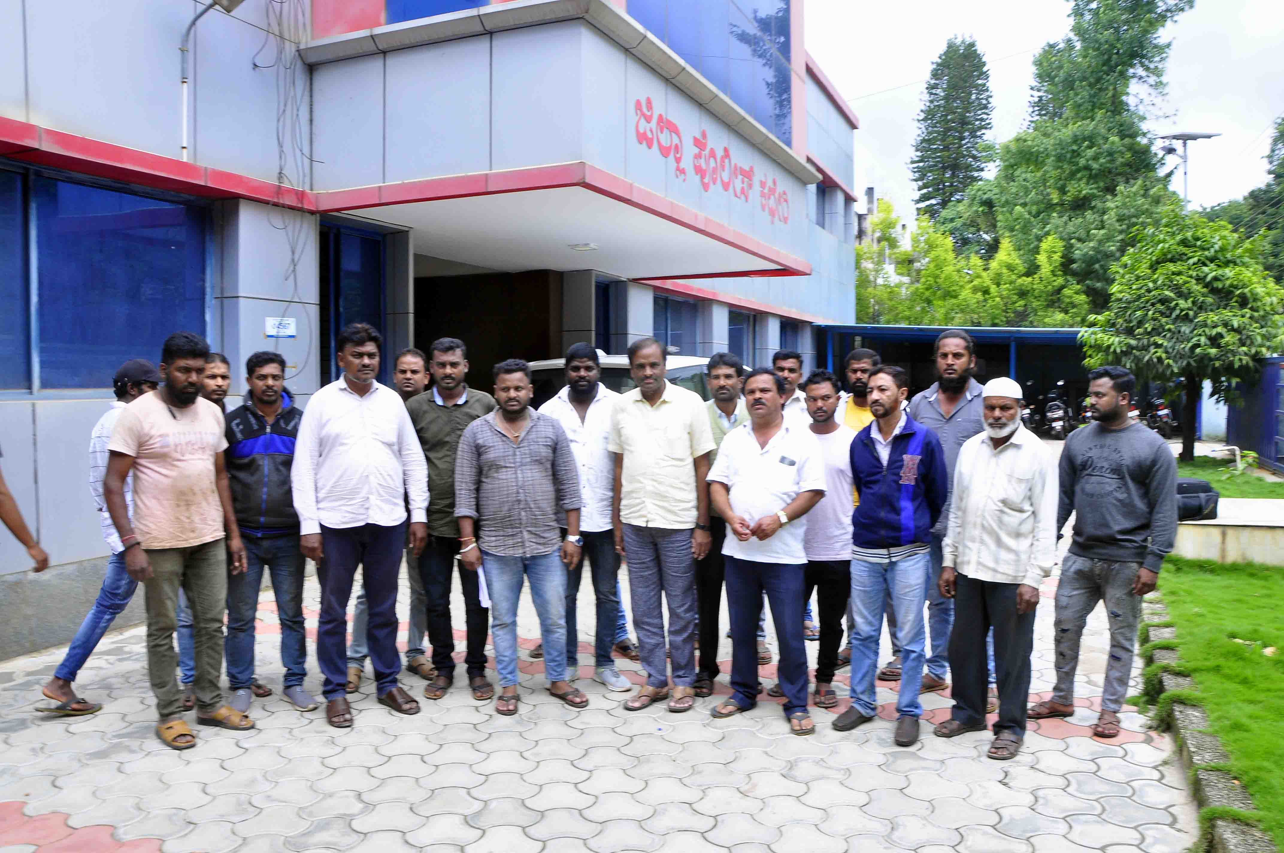 ಬಿಜೆಪಿ ಶಾಸಕ ಪ್ರೀತಂ ಗೌಡ ಬೆಂಬಲಿಗರಿಂದ ಜೀವ ಬೆದರಿಕೆ ಆರೋಪ; ಎಸ್ಪಿಗೆ ದೂರು, ರಕ್ಷಣೆ ನೀಡುವಂತೆ ಮನವಿ