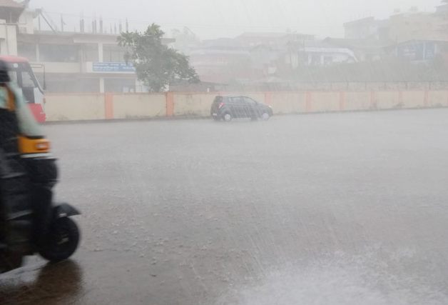 ಕರ್ನಾಟಕ,ತಮಿಳುನಾಡು,ಕೇರಳಗಳಲ್ಲಿ ಮುಂದಿನ ಮೂರು ದಿನ ತೀವ್ರ ಮಳೆ ಸಾಧ್ಯತೆ:ಐಎಂಡಿ