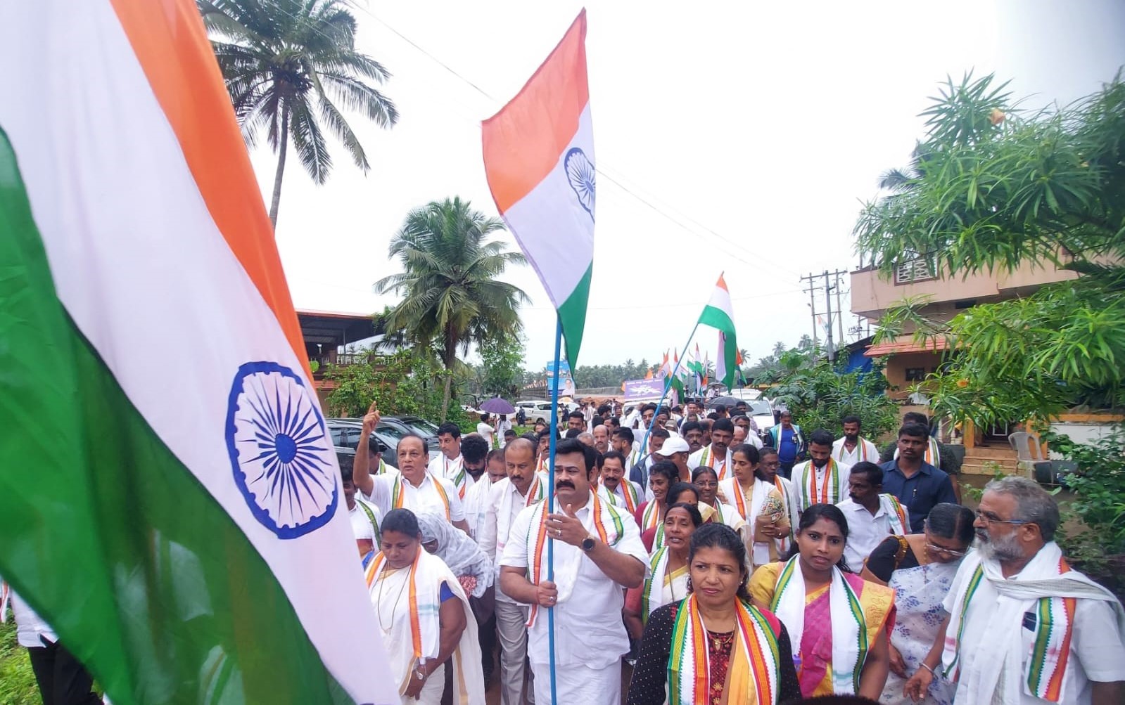 ಉಡುಪಿ: ಕಟಪಾಡಿ ಮಟ್ಟು- ಶಿರ್ವವರೆಗಿನ 15 ಕಿ.ಮೀ. ಕಾಂಗ್ರೆಸ್ ಪಾದಯಾತ್ರೆಗೆ ಚಾಲನೆ