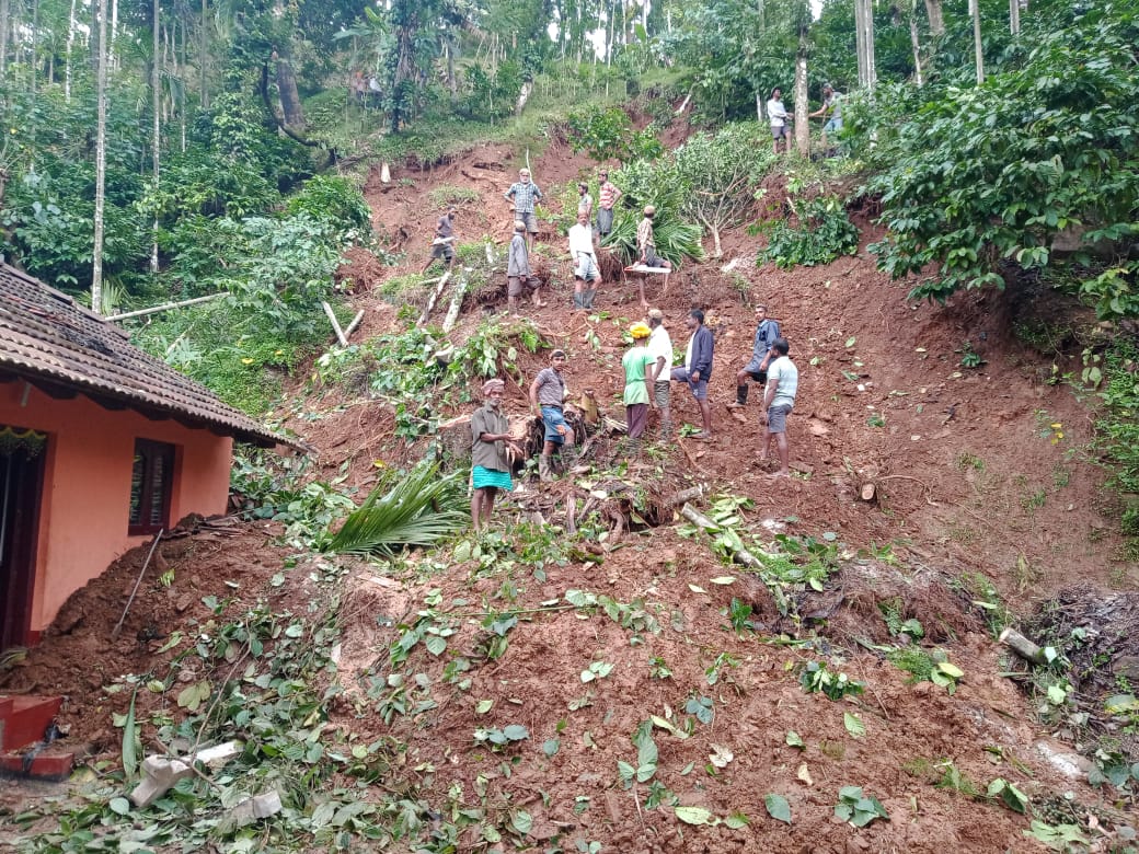 ಚಿಕ್ಕಮಗಳೂರು: ಭಾರೀ ಮಳೆಗೆ ಮಲೆನಾಡು ಭಾಗದ ವಿವಿಧೆಡೆ ಭೂಕುಸಿತ