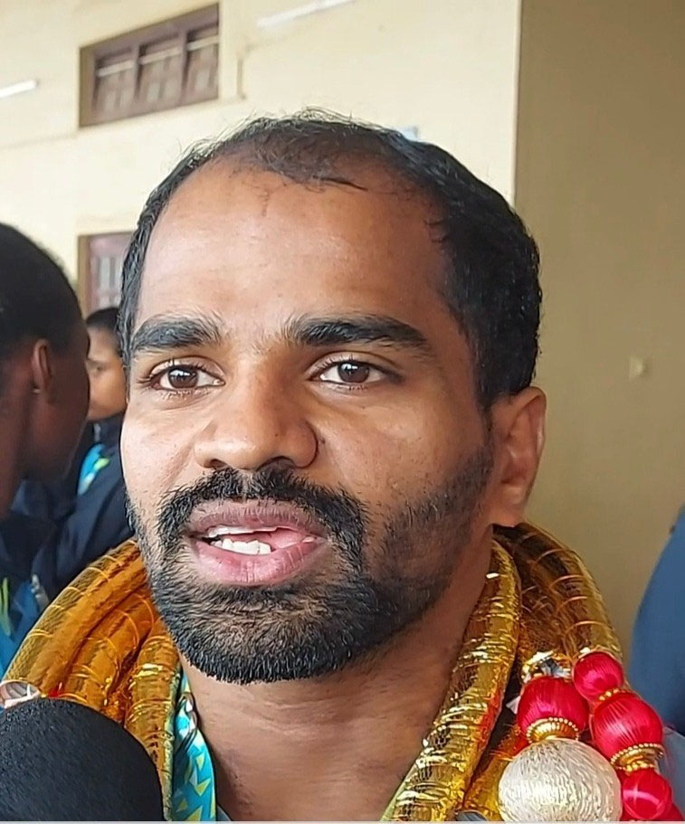 ಬೇರೆ ರಾಜ್ಯಗಳಿಗೆ ಹೋಲಿಸಿದರೆ ನಮ್ಮಲ್ಲಿ ಪ್ರೋತ್ಸಾಹಧನ ತೀರಾ ಕಡಿಮೆ ಬೇರೆ ರಾಜ್ಯಗಳಿಗೆ ಹೋಲಿಸಿದರೆ ನಮ್ಮಲ್ಲಿ ಪ್ರೋತ್ಸಾಹಧನ ತೀರಾ ಕಡಿಮೆ