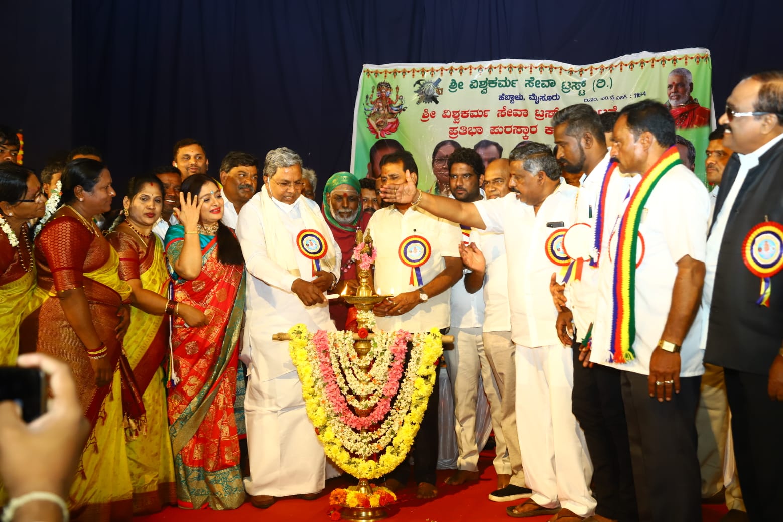 ಶಿಕ್ಷಣದಿಂದ ವಂಚಿತವಾಗುವ ಸಮುದಾಯವನ್ನು ಒಡೆಯುವ ಕೆಲಸನ್ನು ಮಾಡಲಾಗುತ್ತದೆ: ಸಿದ್ದರಾಮಯ್ಯ