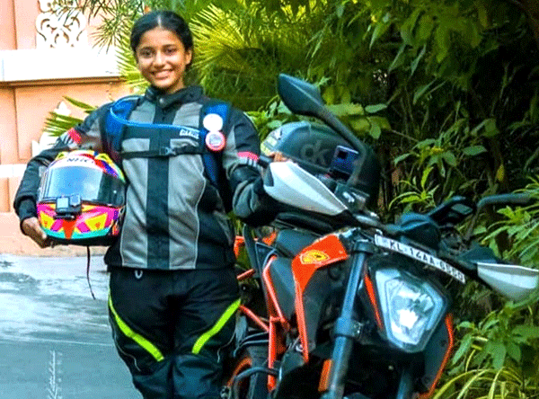 ಮಂಗಳೂರು | ಏಕಾಂಗಿಯಾಗಿ ದೇಶವ್ಯಾಪಿ 22,000 ಕಿ.ಮೀ. ಬೈಕ್ ಸವಾರಿ ಮಾಡಿದ ಅಮೃತಾ ಜೋಶಿ