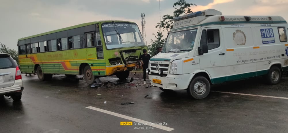 ವಿಜಯಪುರ | ಭೀಕರ ರಸ್ತೆ ಅಪಘಾತ: ಮಗು, ಬಾಣಂತಿ ಸಹಿತ ಒಂದೇ ಕುಟುಂಬದ ಮೂವರು ಮೃತ್ಯು