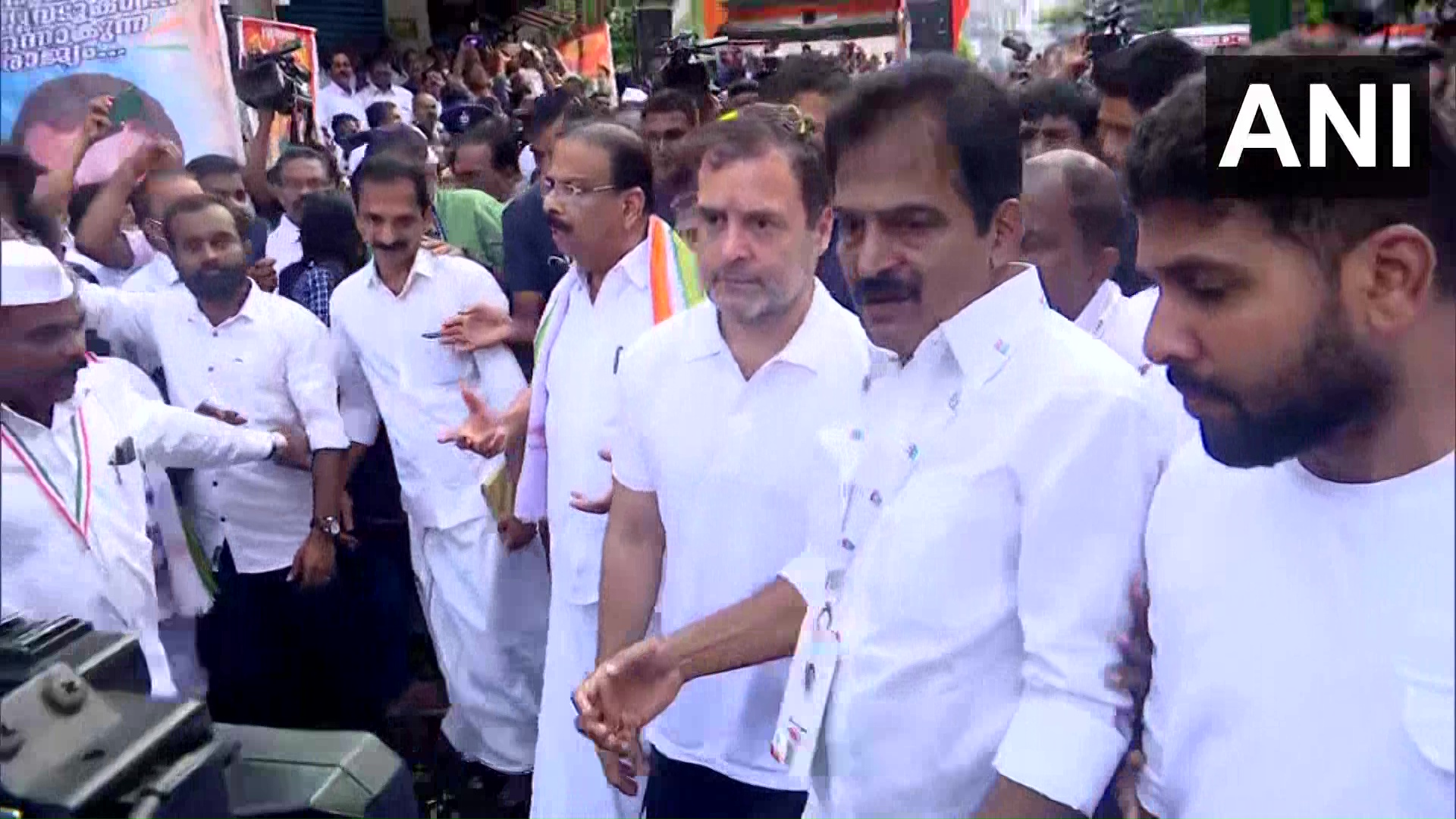 ರಾಹುಲ್ ಗಾಂಧಿ ನೇತೃತ್ವದ ಕಾಂಗ್ರೆಸ್‌ನ ಭಾರತ್ ಜೋಡೋ ಯಾತ್ರೆ  ಕೇರಳಕ್ಕೆ ಪ್ರವೇಶ