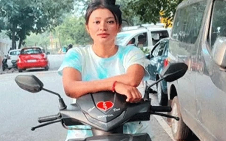 ಬೆಂಗಳೂರು: ಚರಂಡಿಗೆ ಬಿದ್ದು ಯುವತಿ ಮೃತ್ಯು