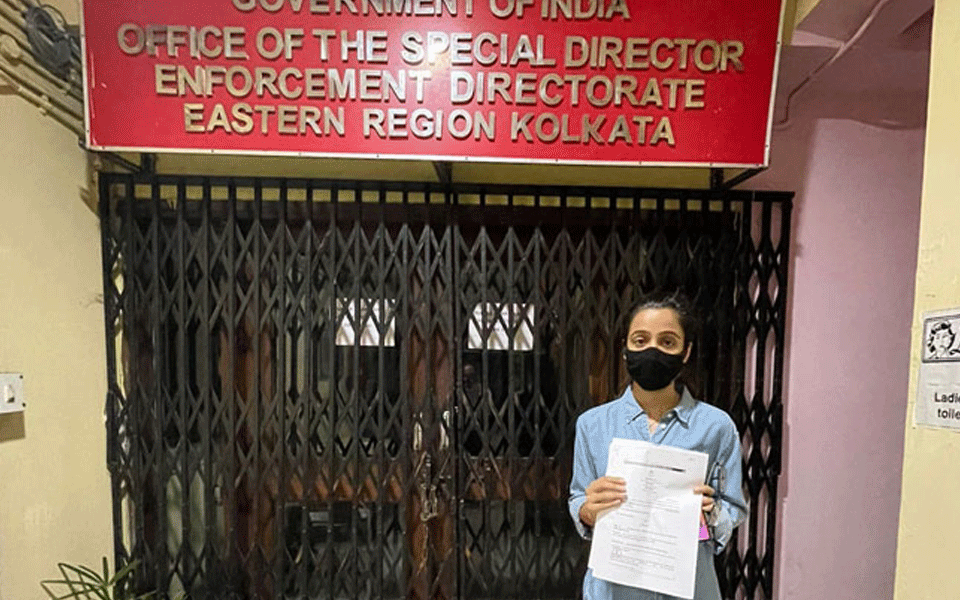 ಸಮನ್ಸ್ ಟೈಪಿಂಗ್ ದೋಷ: ಮಧ್ಯರಾತ್ರಿ ಈಡಿ ಕಚೇರಿಗೆ ಹಾಜರಾದ ಅಭಿಷೇಕ್ ಬ್ಯಾನರ್ಜಿ ನಾದಿನಿ