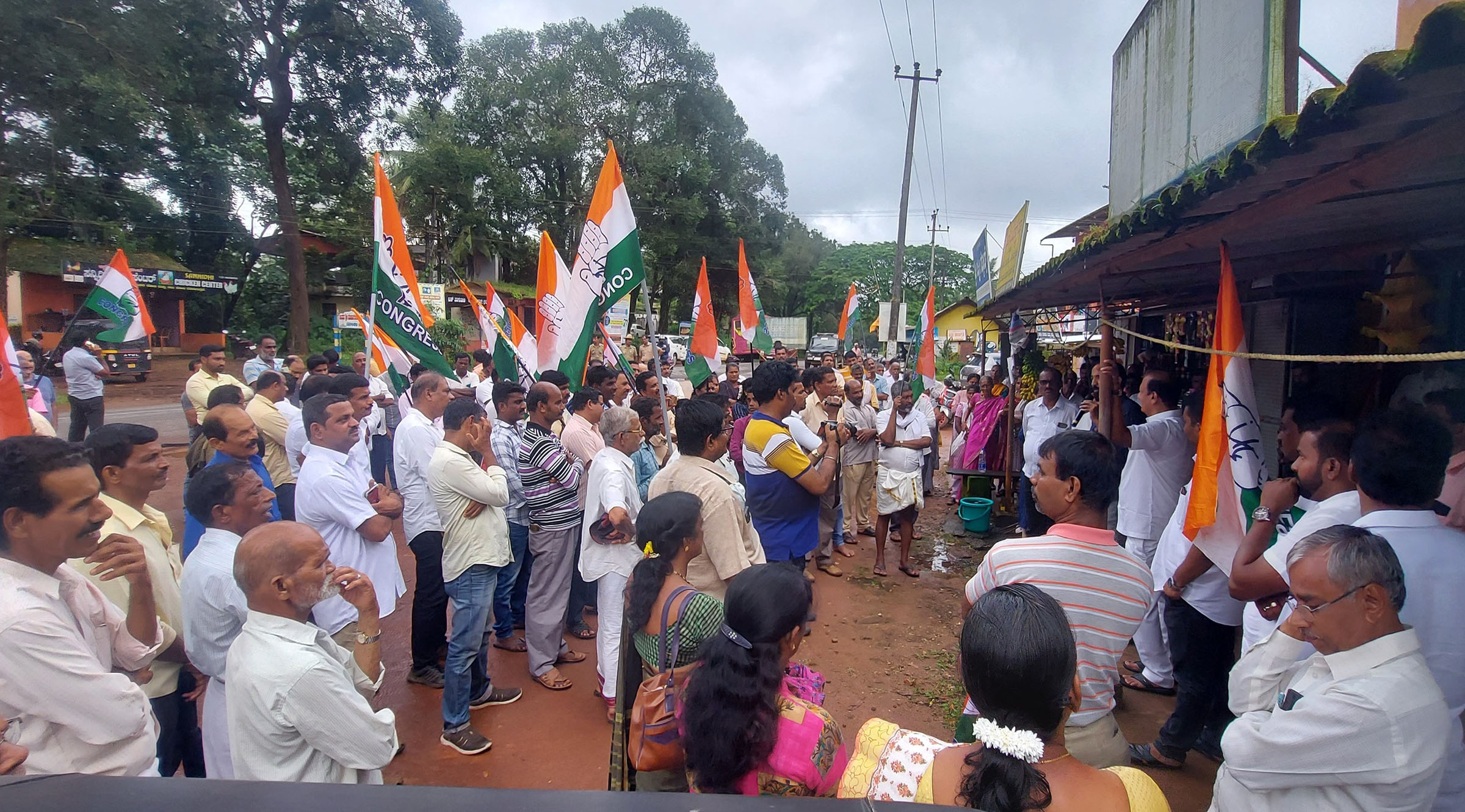 ಸಂವಿಧಾನ ಬದಲಾಯಿಸಿ, ಪ್ರಜಾಪ್ರಭುತ್ವ ನಾಶ ಮಾಡಲು ಹುನ್ನಾರ: ವಿನಯ ಕುಮಾರ್ ಸೊರಕೆ ಆರೋಪ