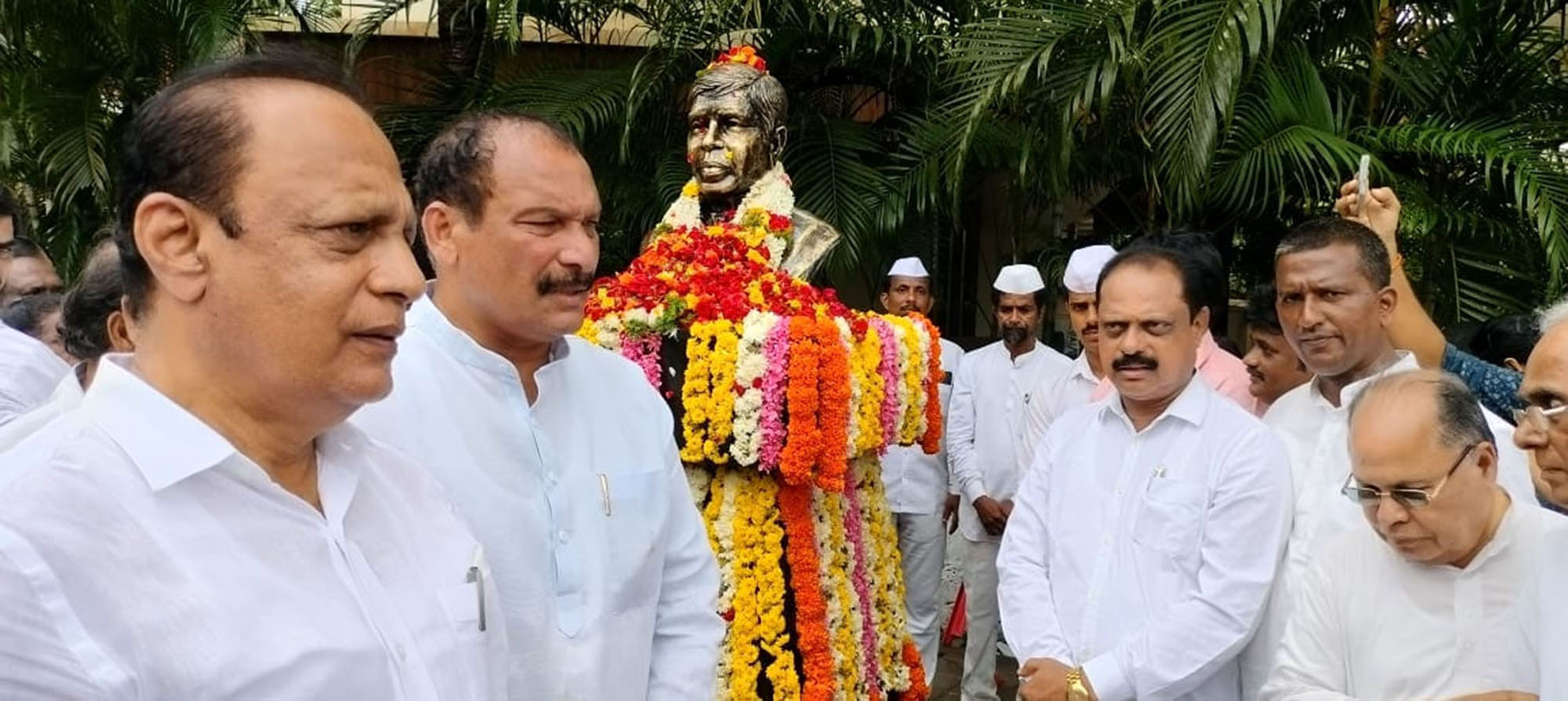 ಉಡುಪಿ: ಕಾಂಗ್ರೆಸ್ ಭವನ ಆವರಣದಲ್ಲಿ ಆಸ್ಕರ್ ಪ್ರತಿಮೆ ಅನಾವರಣ