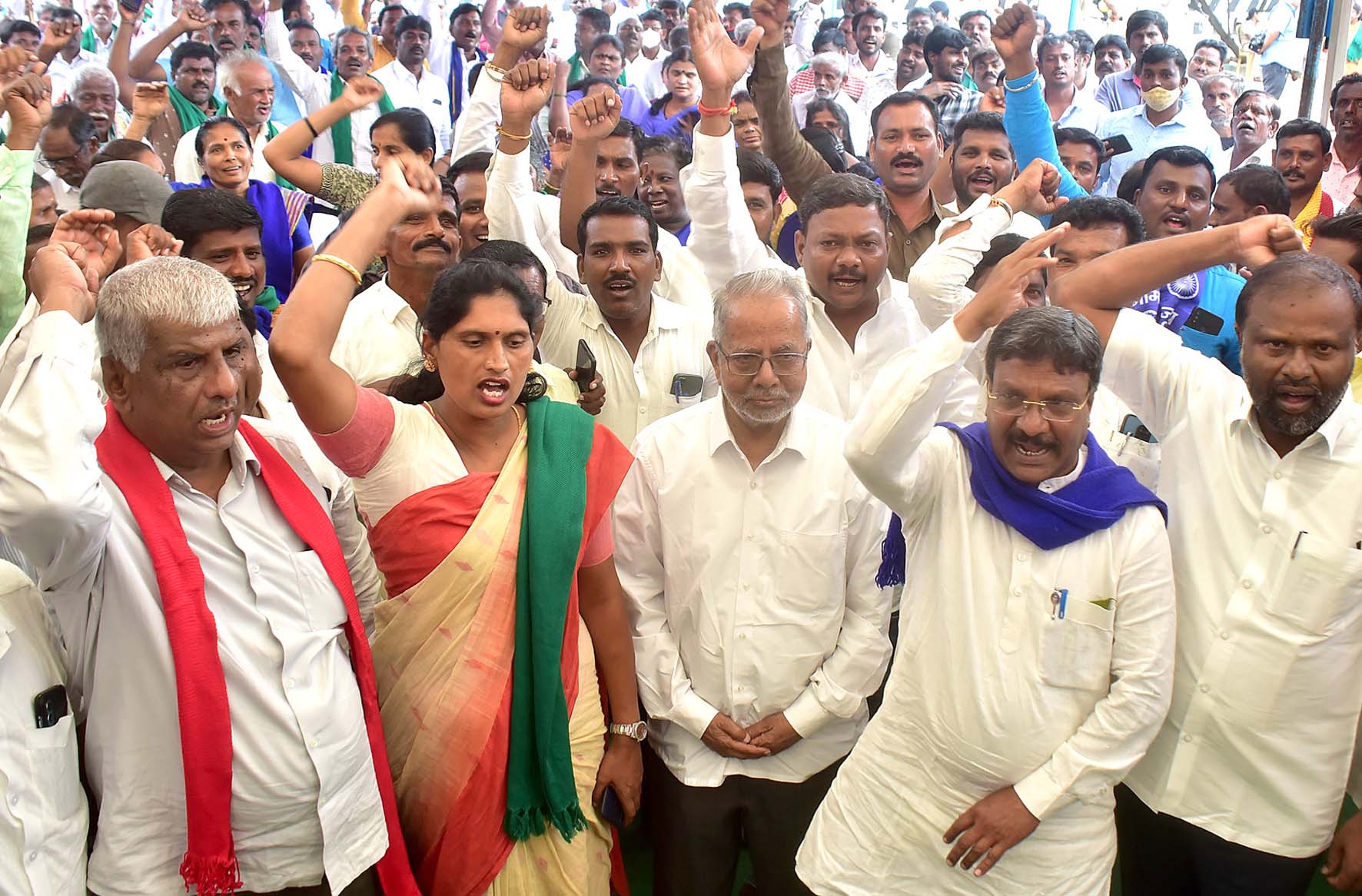 VIDEO- ಭೂಸ್ವಾಧೀನ ಪ್ರಕ್ರಿಯೆ ವಿರೋಧಿಸಿ ಅನಿರ್ದಿಷ್ಟಾವಧಿ ಹೋರಾಟ ಆರಂಭ