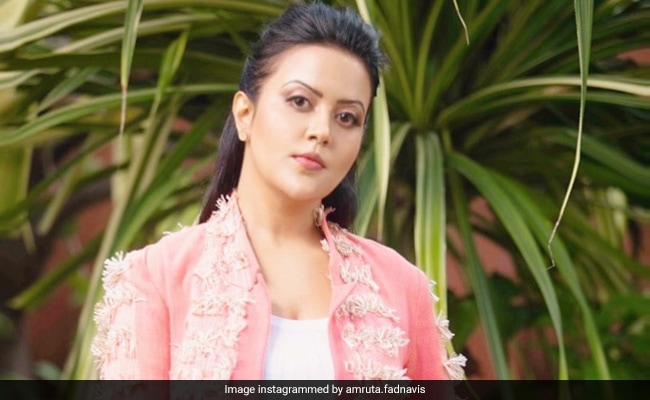 ದೇವೇಂದ್ರ ಫಡ್ನವಿಸ್ ಪತ್ನಿಯ ಬಗ್ಗೆ ಫೇಸ್ಬುಕ್ ನಲ್ಲಿ ನಿಂದನೆ: ಮಹಿಳೆಯ ಬಂಧನ ದೇವೇಂದ್ರ ಫಡ್ನವಿಸ್ ಪತ್ನಿಯ ಬಗ್ಗೆ ಫೇಸ್ಬುಕ್ ನಲ್ಲಿ ನಿಂದನೆ: ಮಹಿಳೆಯ ಬಂಧನ