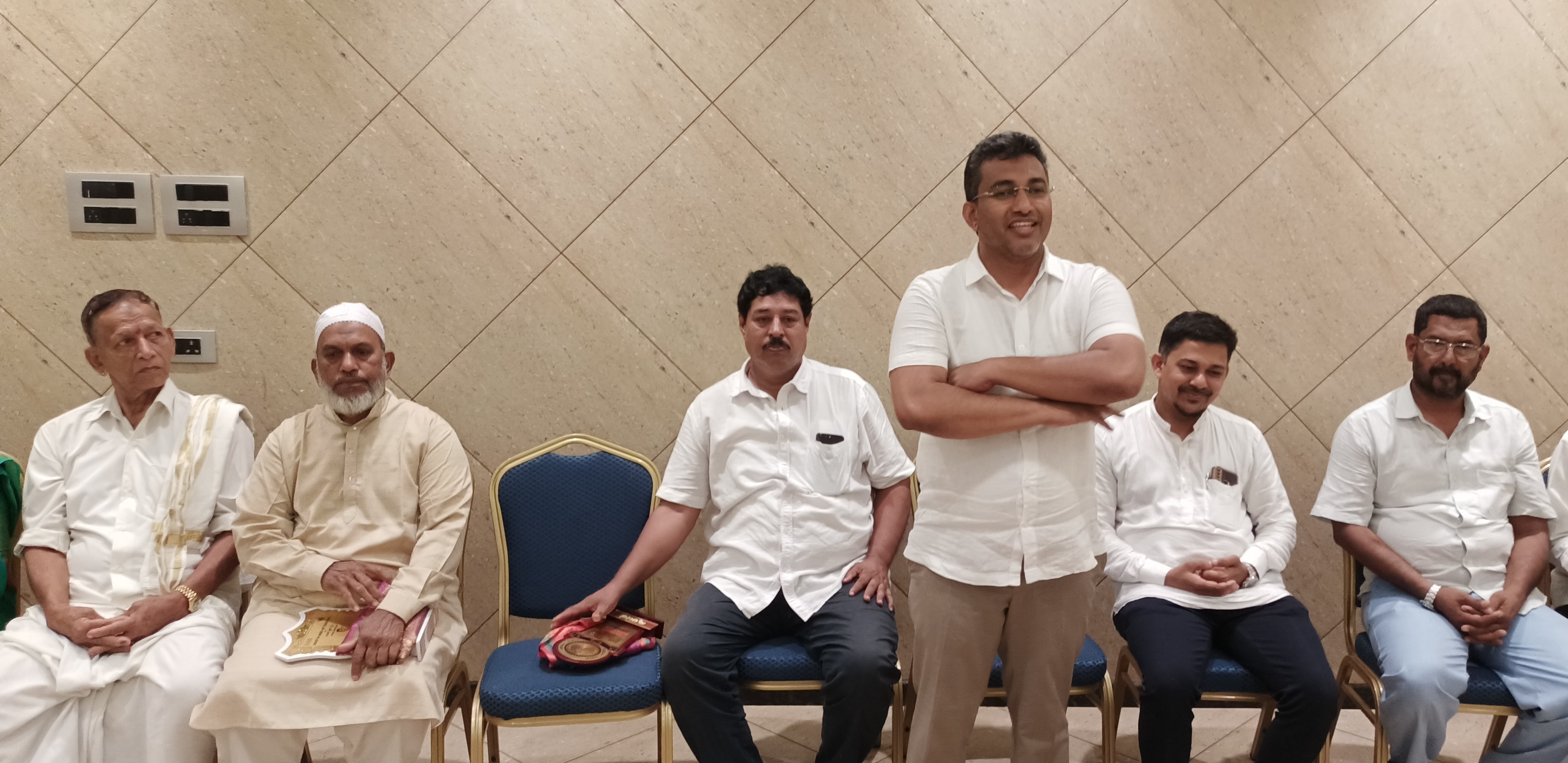 ರಾಹುಲ್ ಗಾಂಧಿ ಜೊತೆ ಕೈ ಜೋಡಿಸಲು ಇನಾಯತ್ ಅಲಿ ಮುಲ್ಕಿ ಕರೆ