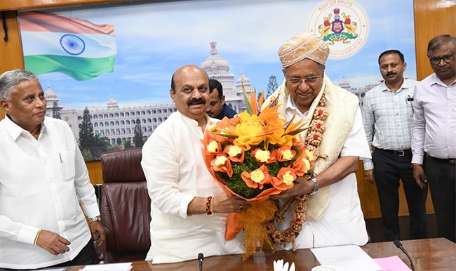 ಸಿಎಂ ಬೊಮ್ಮಾಯಿ ಭೇಟಿಯಾದ ಕೇರಳ ಮುಖ್ಯಮಂತ್ರಿ ಪಿಣರಾಯಿ ವಿಜಯನ್