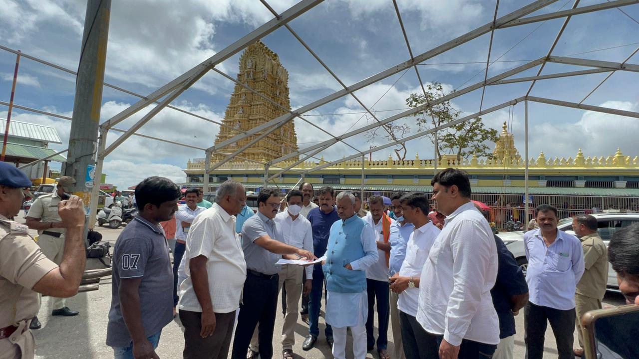 ದಸರಾಗೆ ರಾಷ್ಟ್ರಪತಿ ಆಗಮನ: ಚಾಮುಂಡಿ ಬೆಟ್ಟದಲ್ಲಿ ಸಿದ್ಧತೆ ಪರಿಶೀಲಿಸಿದ ಸಚಿವ ಸೋಮಶೇಖರ್