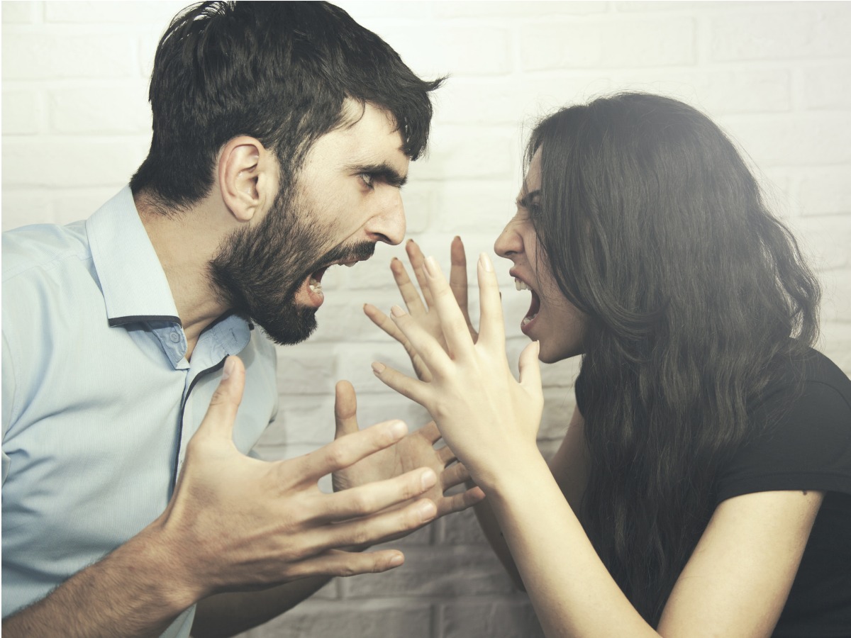 ಹೆಂಡತಿಯರ ಹಿಂಸೆಯಿಂದ ಕಂಗೆಟ್ಟಿರುವ ಗಂಡಂದಿರು!