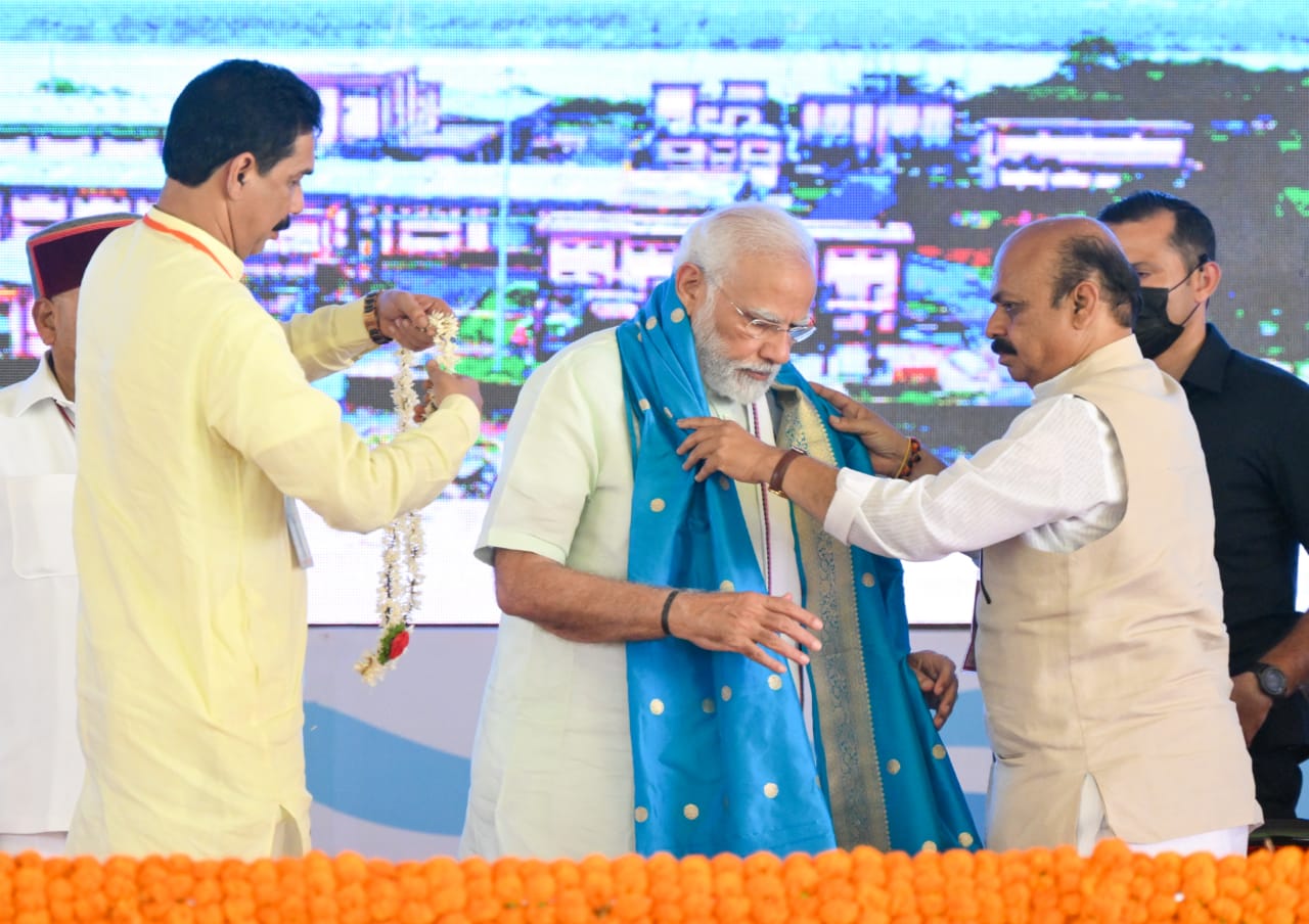 ವೇದಿಕೆಯಲ್ಲಿದ್ದರೂ ಪ್ರಧಾನಿ ಮೋದಿ ನಳಿನ್ ಕುಮಾರ್ ಕಟೀಲ್‌, ಬಿಎಸ್ ವೈ ಹೆಸರು ಹೇಳದಿರುವುದು ಏಕೆ: ಕಾಂಗ್ರೆಸ್ ಪ್ರಶ್ನೆ