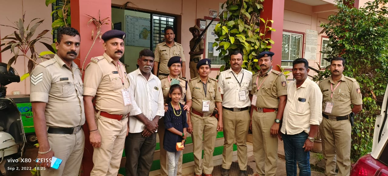 ಪ್ರಧಾನಿ ಕಾರ್ಯಕ್ರಮದ ವೇಳೆ ಮನೆಯವರಿಂದ ಬೇರ್ಪಟ್ಟ ವಿದ್ಯಾರ್ಥಿನಿ; ಹೆತ್ತವರ ವಶಕ್ಕೆ ಒಪ್ಪಿಸಿದ ಪೊಲೀಸರು