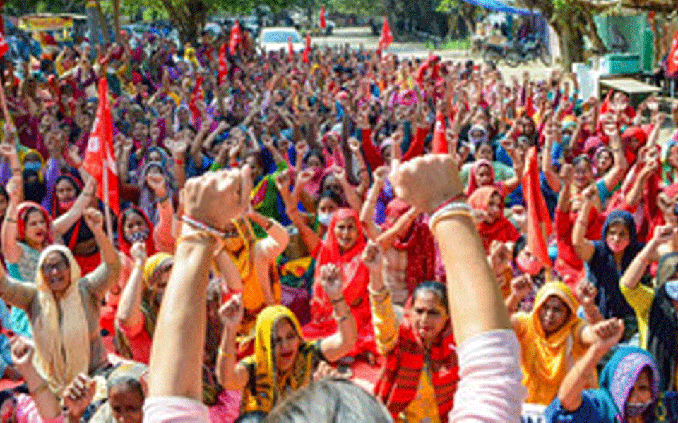 ಕಳೆದ 6 ತಿಂಗಳ ಬಾಕಿ ವೇತನ ಆಗ್ರಹಿಸಿ ಉತ್ತರ ಪ್ರದೇಶದಲ್ಲಿ ಆಶಾ ಕಾರ್ಯಕರ್ತೆಯರ ಅನಿರ್ದಿಷ್ಟ ಮುಷ್ಕರ