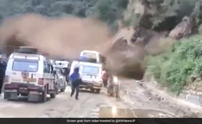 ಉತ್ತರಾಖಂಡ:  ಭಾರೀ ಭೂಕುಸಿತದಿಂದ ಹೆದ್ದಾರಿ ಬಂದ್