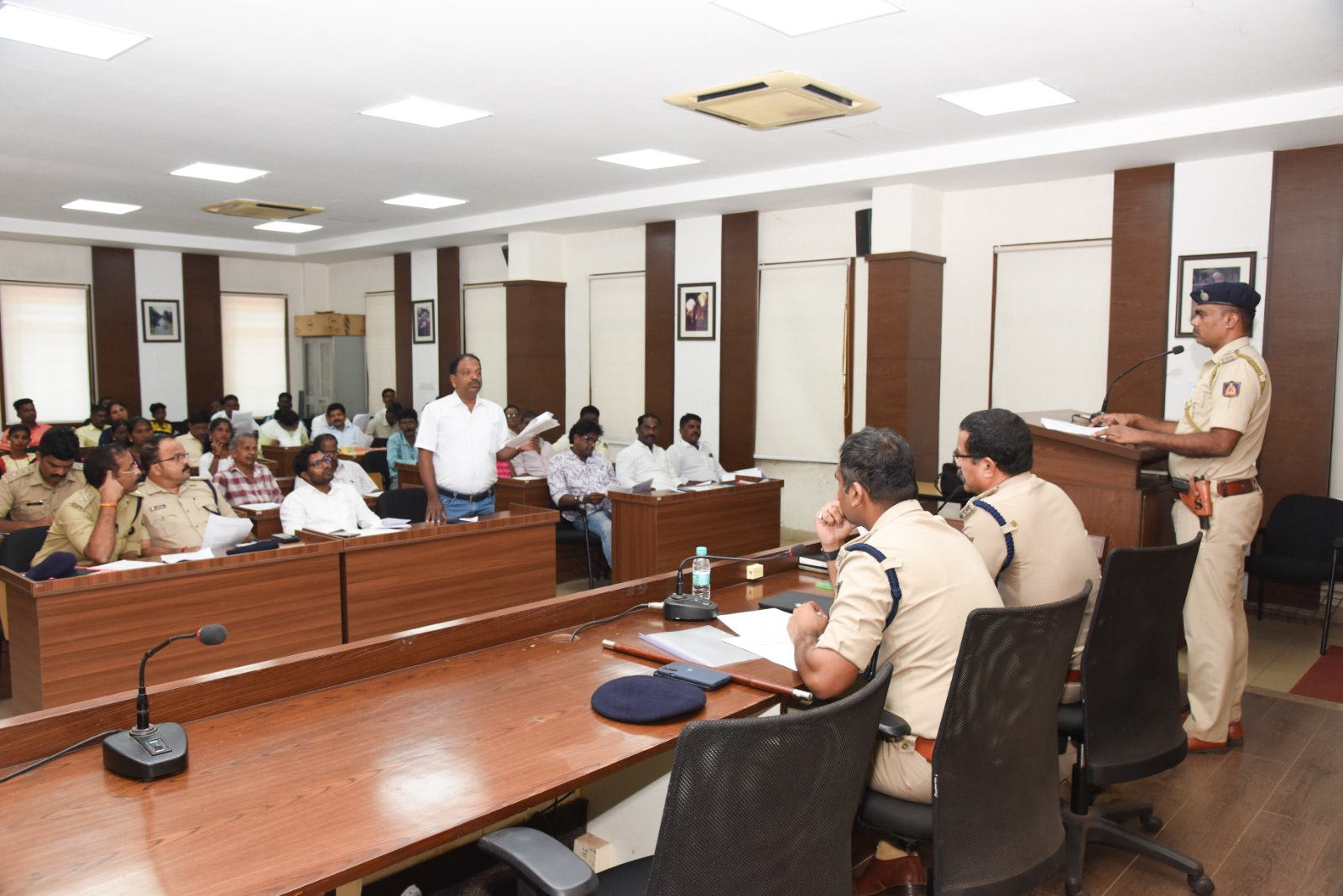 ದಲಿತರ ಬೇಡಿಕೆ, ಅಹವಾಲಿಗೆ ಸಿಗದ ಸ್ಪಂದನೆ; ಎಸ್ಸಿ-ಎಸ್ಟಿ ಮಾಸಿಕ ಸಭೆಯಲ್ಲಿ ದಲಿತ ಮುಖಂಡರ ಅಸಮಾಧಾನ