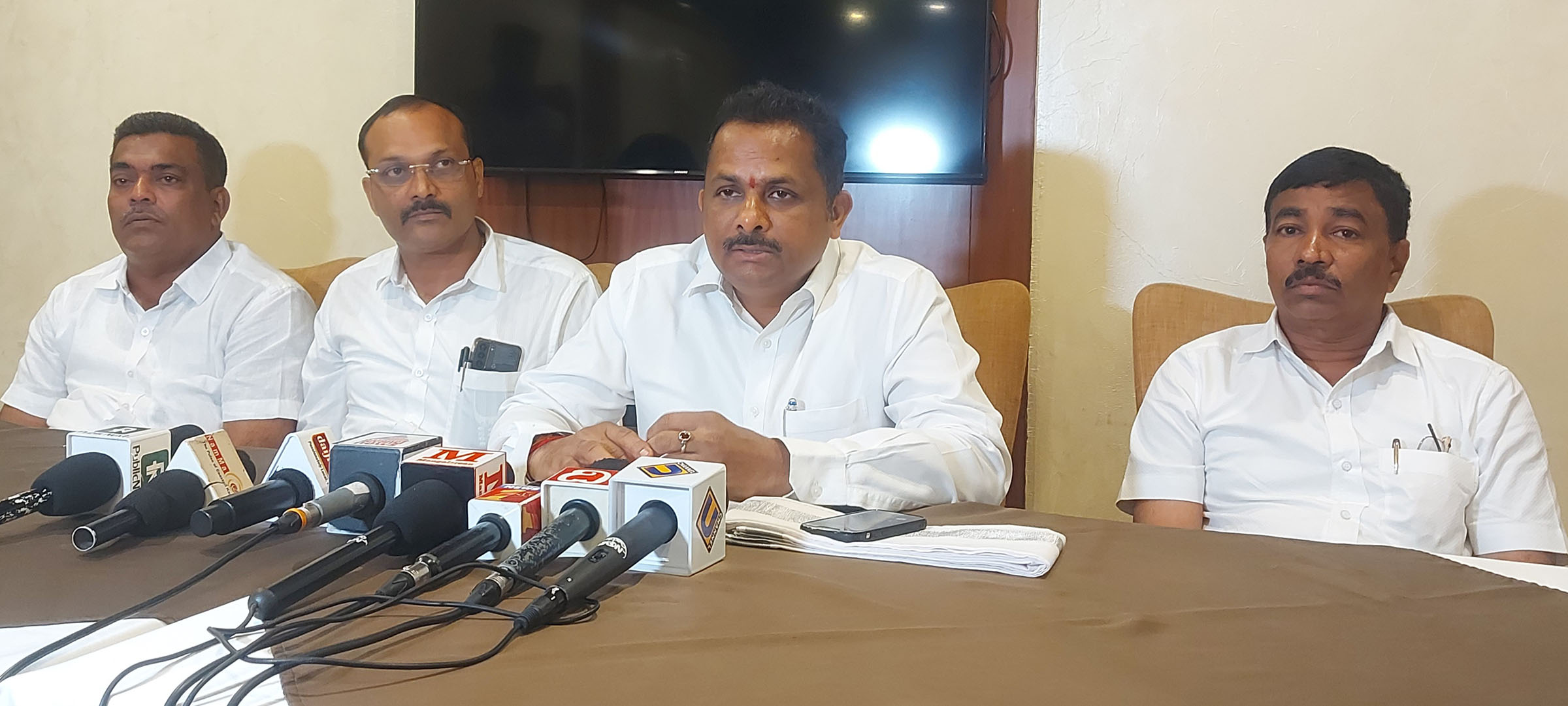 ಉಡುಪಿ ಜಿಲ್ಲೆಯ ಗುತ್ತಿಗೆದಾರರ 500 ಕೋ.ರೂ. ಬಾಕಿ: ಶೀಘ್ರವೇ ಹಣ ಬಿಡುಗಡೆಗೊಳಿಸಲು ಗುತ್ತಿಗೆದಾರರ ಒತ್ತಾಯ