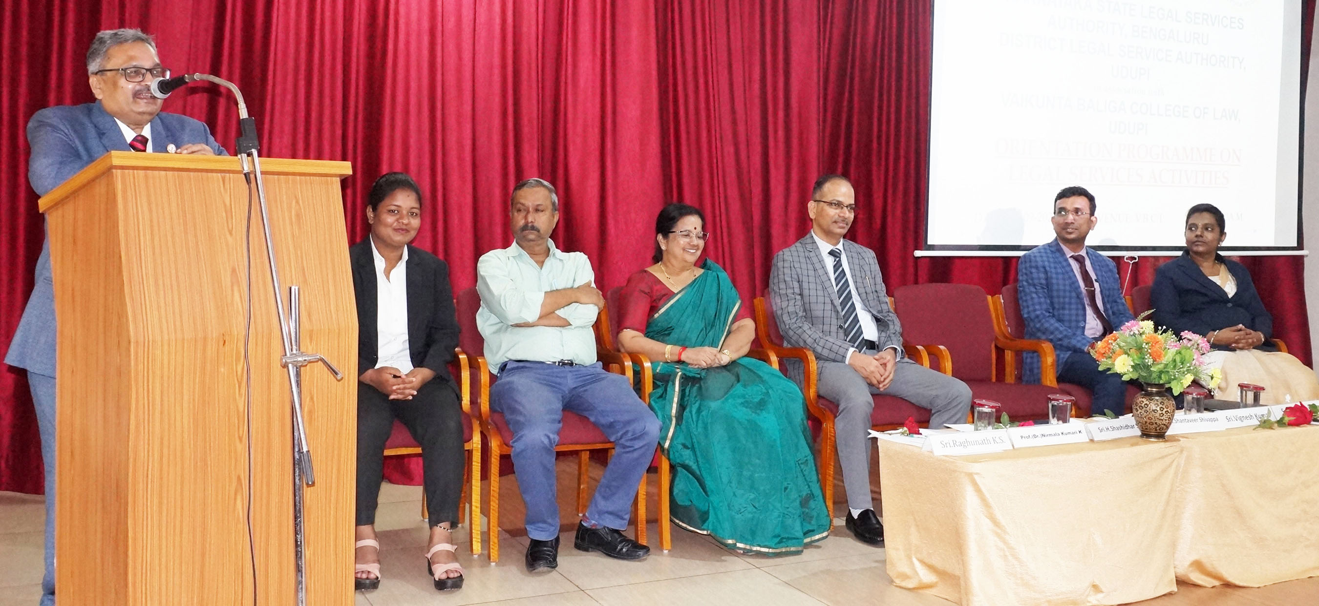 ಕಾನೂನಿನ ಅಜ್ಞಾನ, ಕಾನೂನಿಂದ ತಪ್ಪಿಸಿಕೊಳ್ಳಲು ಕಾರಣವಾಗಲ್ಲ: ಜಿಲ್ಲಾ ನ್ಯಾಯಾಧೀಶ ಶಾಂತವೀರ ಶಿವಪ್ಪ