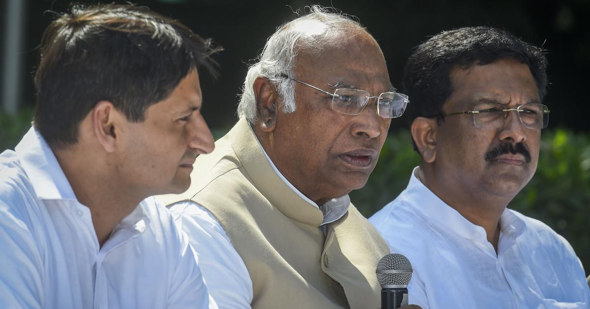 ಕಾಂಗ್ರೆಸ್ ಅಧ್ಯಕ್ಷೀಯ ಚುನಾವಣೆಗೆ ಸ್ಪರ್ಧಿಸುವಂತೆ ಸೋನಿಯಾ ಗಾಂಧಿ ನನ್ನನ್ನು ಕೇಳಿಕೊಂಡಿದ್ದರು: ಮಲ್ಲಿಕಾರ್ಜುನ ಖರ್ಗೆ