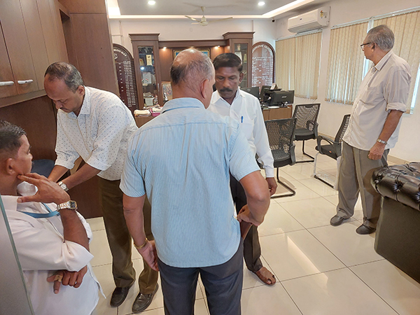 ಭೂ ಸ್ವಾಧೀನದ ಪರಿಹಾರ ಧನ ಪಾವತಿಸದ ಆರೋಪ; ಮಂಗಳೂರು ಮೇಯರ್ ಮತ್ತು ಭೂಸ್ವಾಧೀನ ವಿಭಾಗದ ಕಚೇರಿ ಜಪ್ತಿಗೆ ಯತ್ನ