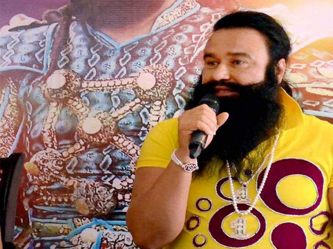 40 ದಿನಗಳ ಪರೋಲ್‌ ಮೂಲಕ ಜೈಲಿನಿಂದ ಹೊರಬಂದ ದೇರಾ ಮುಖ್ಯಸ್ಥ ಗುರ್ಮೀತ್‌ ಸಿಂಗ್