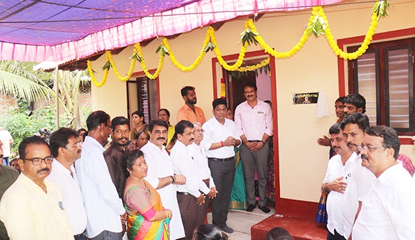 ಗುರು ಬೆಳದಿಂಗಳು ಫೌಂಡೇಶನ್‌ನಿಂದ ಮನೆ ಹಸ್ತಾಂತರ