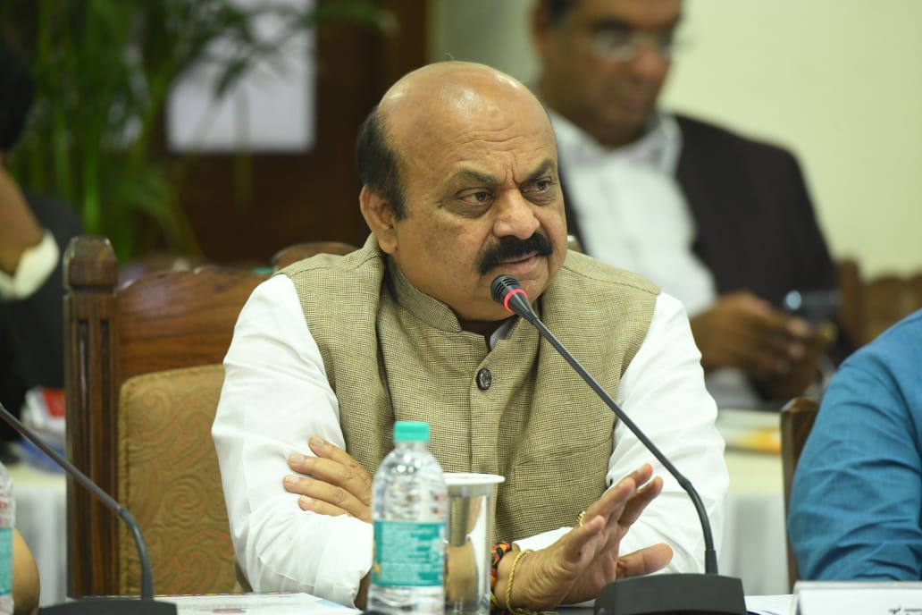 ಸಮಯಪ್ರಜ್ಞೆ, ಸ್ಥಿತಪ್ರಜ್ಞತೆಯಿಂದ ಕಾರ್ಯನಿರ್ವಹಿಸಿ: ಜಿಲ್ಲಾಧಿಕಾರಿಗಳಿಗೆ ಸಿಎಂ ಬೊಮ್ಮಾಯಿ ಸಲಹೆ