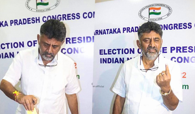 AICC ಅಧ್ಯಕ್ಷ ಸ್ಥಾನಕ್ಕೆ ಚುನಾವಣೆ: KPCC ಕಚೇರಿಯಲ್ಲಿ ಮತ ಚಲಾಯಿಸಿದ ಡಿ.ಕೆ.ಶಿವಕುಮಾರ್