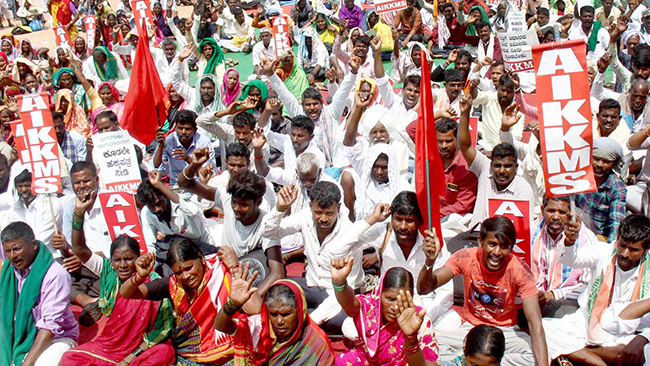 ಹಕ್ಕು ಪತ್ರ ವಿತರಣೆ ಮಾಡುವಂತೆ ಬಗರ್ ಹುಕುಂ ಸಾಗುವಳಿದಾರರ ಆಗ್ರಹ; ಫ್ರೀಡಂ ಪಾರ್ಕ್ ಮೈದಾನದಲ್ಲಿ ಪ್ರತಿಭಟನೆ