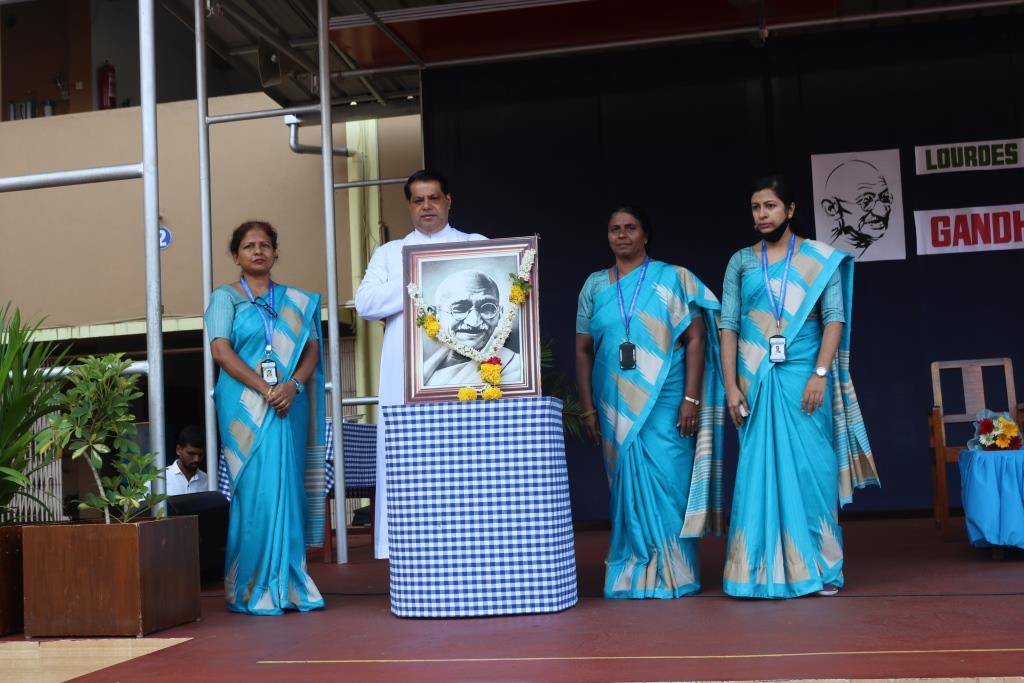 ಮಂಗಳೂರು: ಲೂರ್ಡ್ಸ್ ಸೆಂಟ್ರಲ್ ಸ್ಕೂಲ್‍ನಲ್ಲಿ ‘ಗಾಂಧಿ ಜಯಂತಿ’