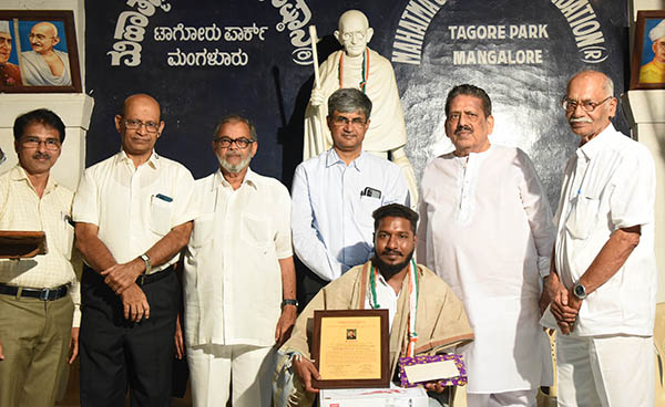 ಗಾಂಧೀಜಿ ಹೆಜ್ಜೆಯಲ್ಲಿ ನಡೆಯುವುದೇ ಅವರಿಗೆ ಸಲ್ಲಿಸುವ ಗೌರವ : ಡಾ. ಶ್ರೀನಿವಾಸ ಕಕ್ಕಿಲಾಯ