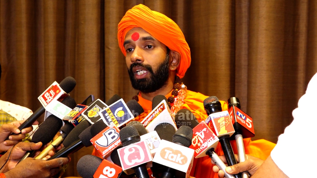 ಆಡಳಿತ ವೈಫಲ್ಯಗಳನ್ನು ಟೀಕಿಸುವ ಸ್ವಾಮೀಜಿಗಳಿಗೆ ಸರಕಾರದಿಂದ ಬೆದರಿಕೆ: ಪ್ರಣವಾನಂದ ಸ್ವಾಮೀಜಿ ಆರೋಪ