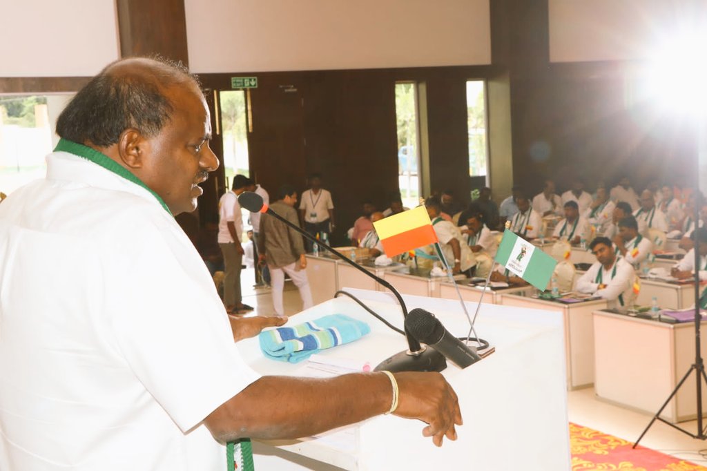 2 ಕ್ಷೇತ್ರಗಳಿಂದ ಯಾವುದೇ ಕಾರಣಕ್ಕೂ ಸ್ಪರ್ಧಿಸುವುದಿಲ್ಲ: ಕುಮಾರಸ್ವಾಮಿ ಸ್ಪಷ್ಟನೆ