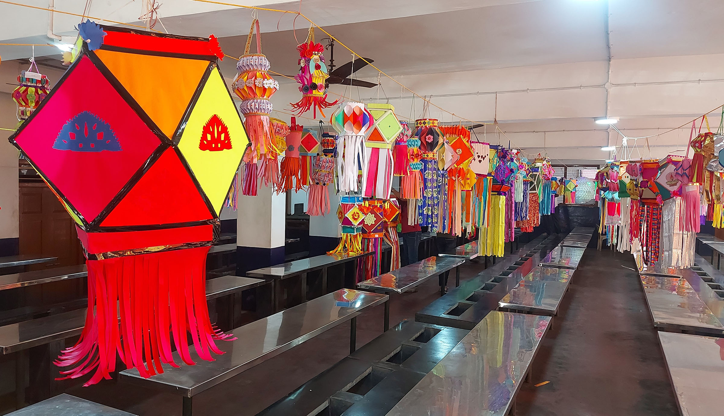 ಉಡುಪಿಯಲ್ಲಿ ಕಣ್ಮನ ಸೆಳೆದ ಸಾಂಪ್ರದಾಯಿಕ ಗೂಡದೀಪ ಸ್ಪರ್ಧೆ