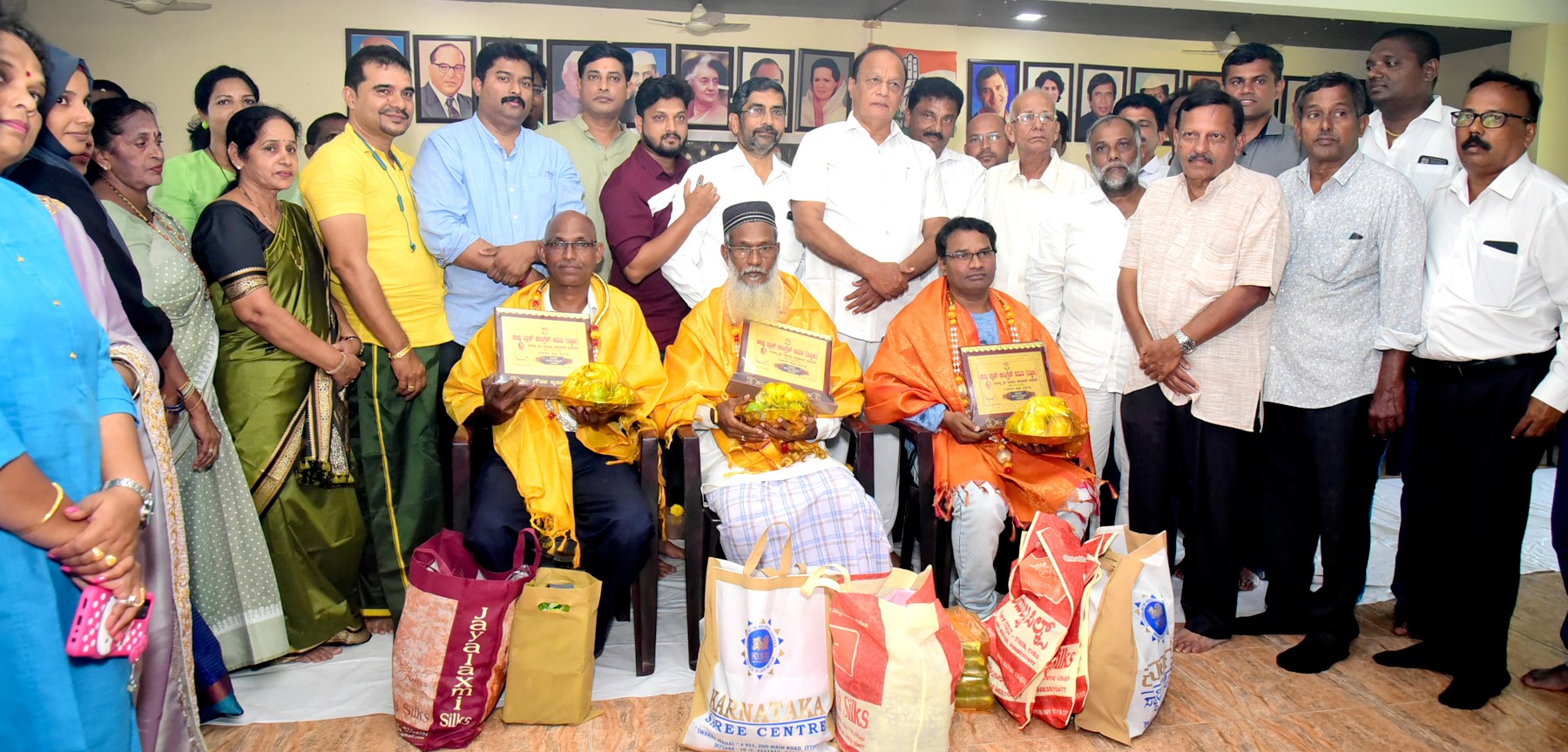 ಕಾಪು : ಸರ್ವಧರ್ಮೀಯ ಸಾಧಕರನ್ನು ಗೌರವಿಸುವ ಮೂಲಕ ದೀಪಾವಳಿ ಆಚರಣೆ