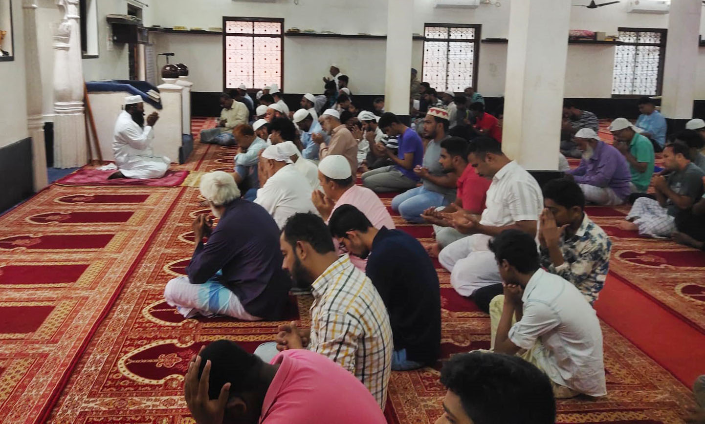 ಸೂರ್ಯಗ್ರಹಣ: ಗಂಗೊಳ್ಳಿ ಮಸೀದಿಯಲ್ಲಿ ಪ್ರಾರ್ಥನೆ