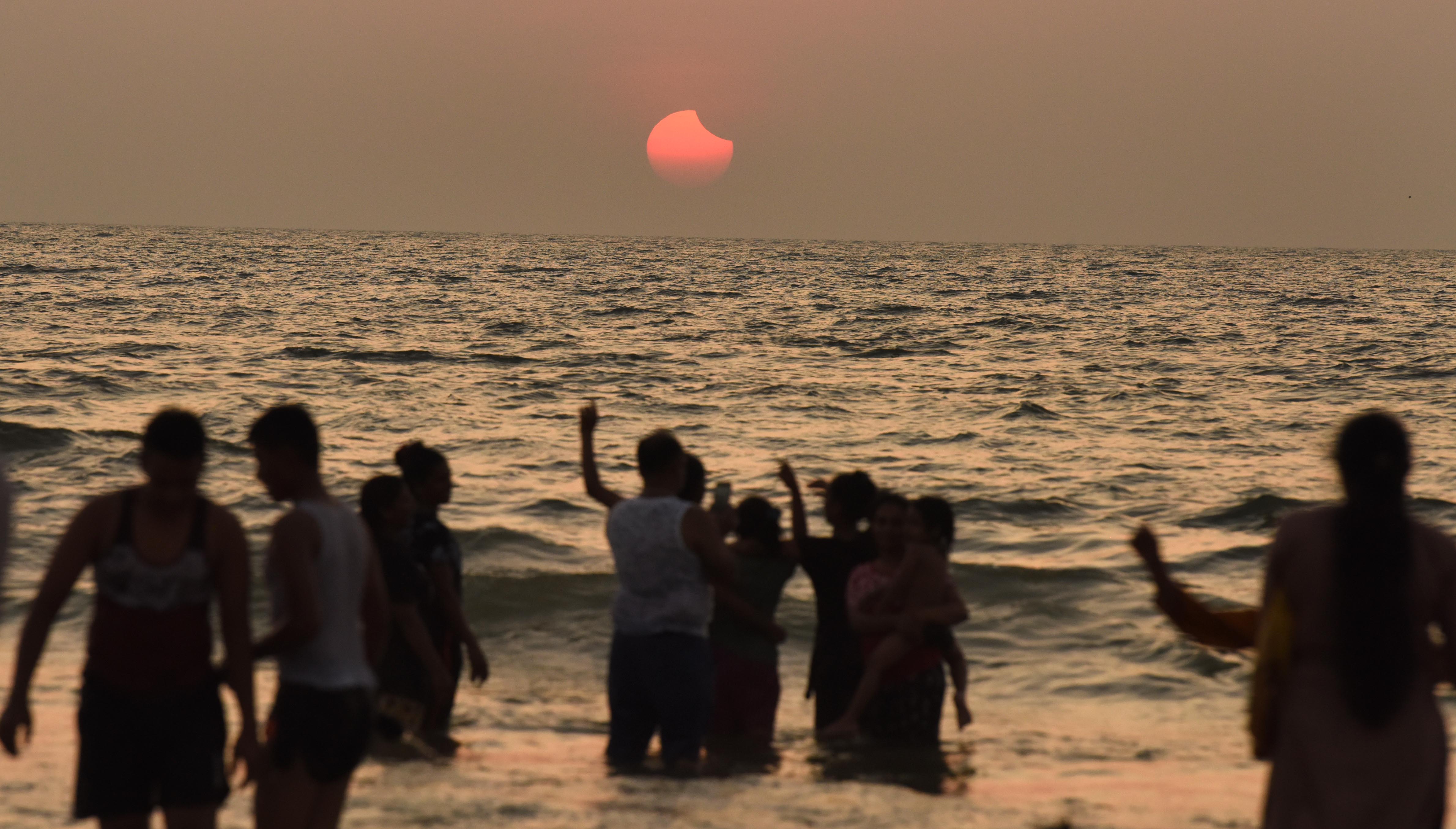 ಮಂಗಳೂರು: ಸೂರ್ಯಗ್ರಹಣ ವೀಕ್ಷಣೆ