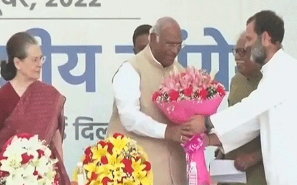 ಎಐಸಿಸಿ ಅಧ್ಯಕ್ಷರಾಗಿ ಮಲ್ಲಿಕಾರ್ಜುನ ಖರ್ಗೆ ಅಧಿಕಾರ ಸ್ವೀಕಾರ